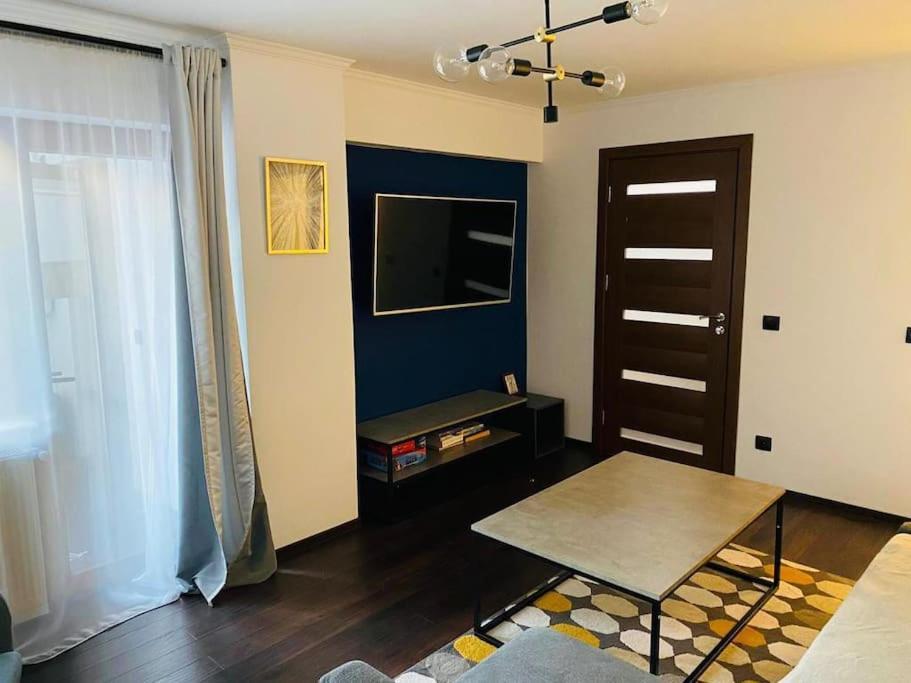 Aparthotel City Center Targu Ocna Buitenkant foto